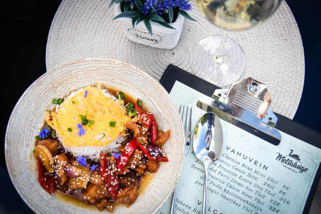 metsaluige-cafe-restaurant-honey-day metsaluige-cafe-restaurant-honey-day
